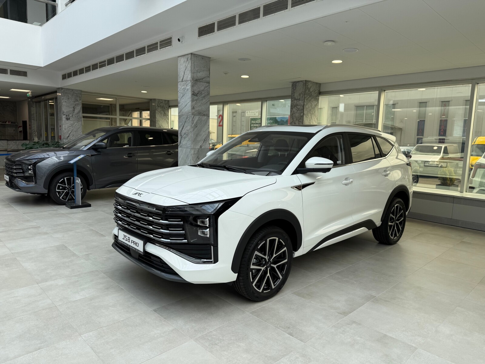 JAC JS8 PRO